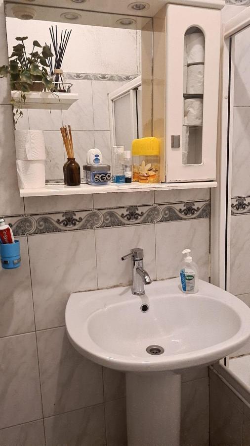 Lovely Room For Rent Odivelas  Exterior photo